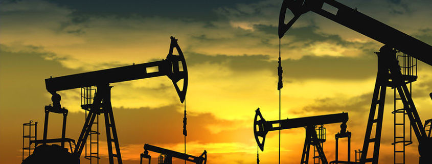 Совместно с другими ведущими нефтедобывающими странами ОАЕ сможет стабилизировать рынок нефти